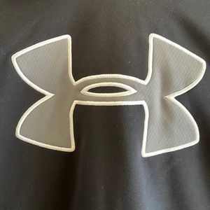 Large mens black Under Armor hoodie